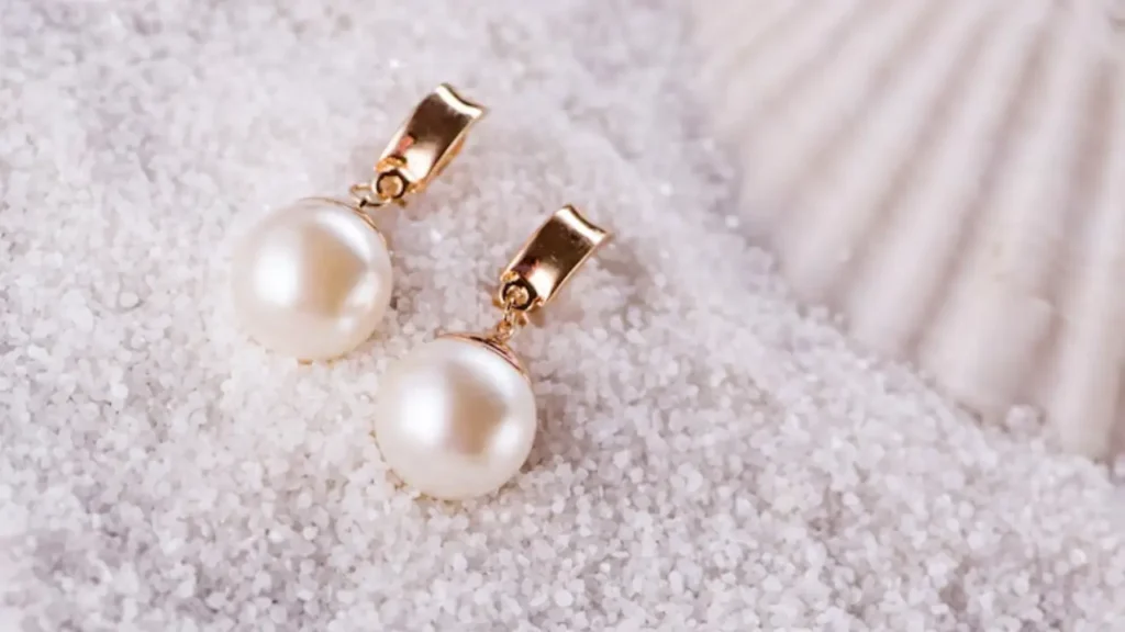 small gold pearl earrings